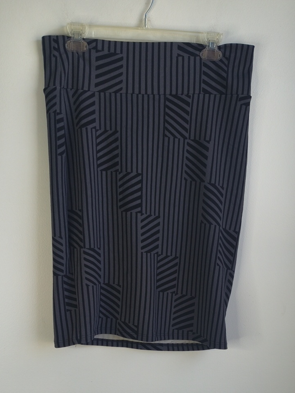 Lularoe Gray and Black Geometric Stretchy Pencil Skirt